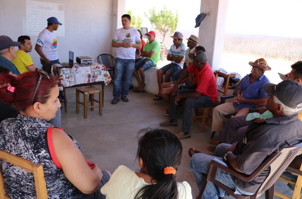 COMUNIDADES DA REGIÃO DO INHAMUNS RECEBEM O PROJETO PAULO FREIRE COM BOAS EXPECTATIVAS