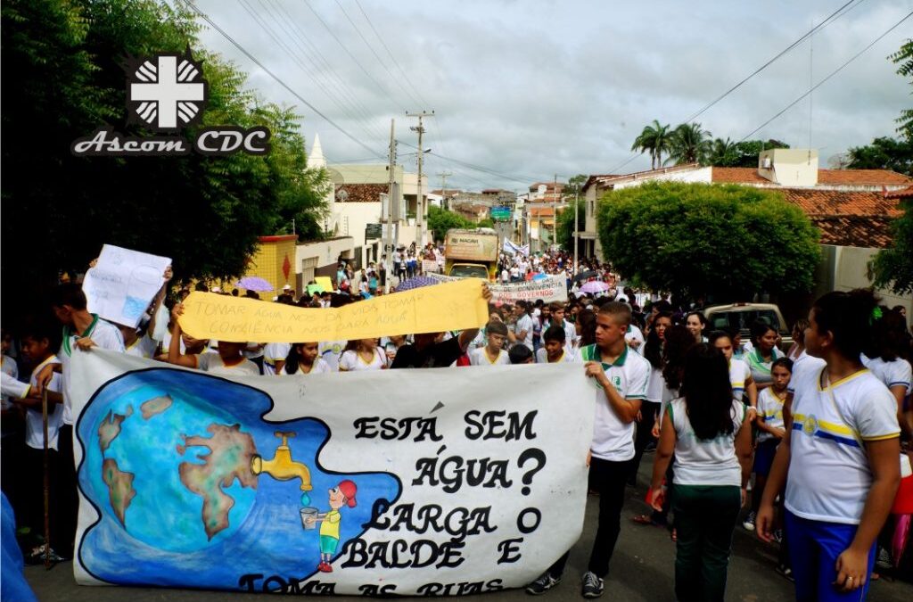 A LUTA PELAS ÁGUAS NOS SERTÕES DOS INHAMÚNS-CRATEÚS