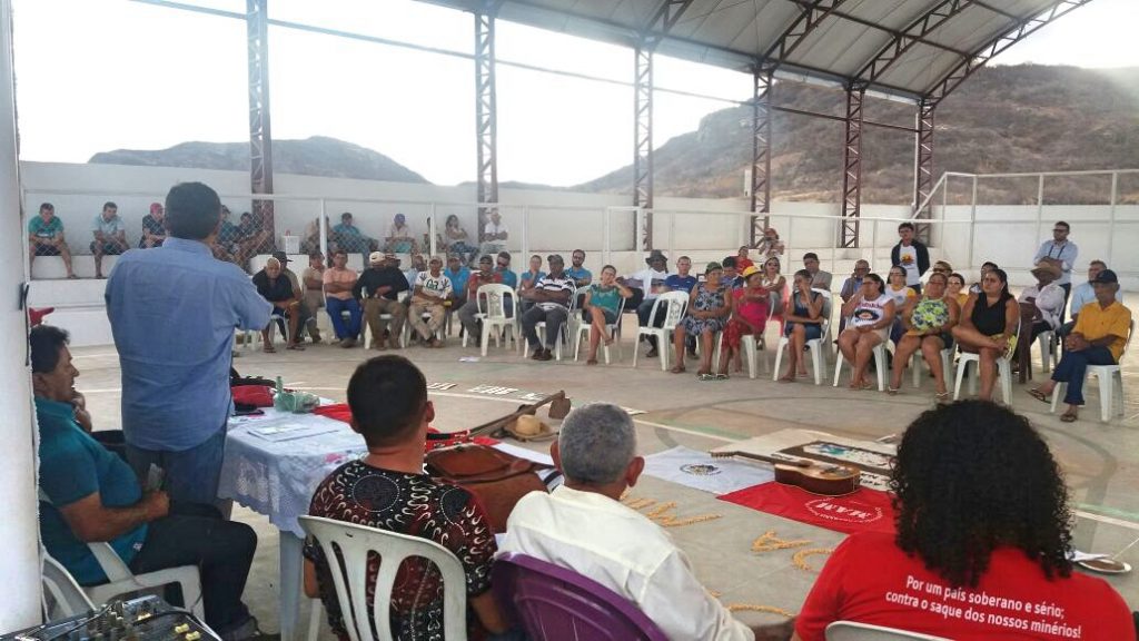 COMUNIDADES REALIZAM ASSEMBLEIA PRA DEBATER IMPACTOS DA MINERAÇÃO EM QUITERIANÓPOLIS