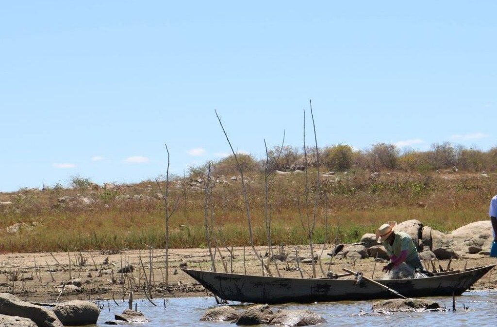 OS POVOS DAS ÁGUAS SE JUNTAM PARA CONSTRUIR CAMINHOS SUSTENTÁVEIS PARA O BEM VIVER DAS COMUNIDADES PESQUEIRAS.